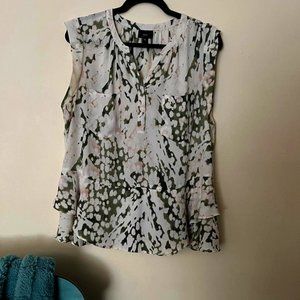 Mossimo XL sleeveless top, green & pink with ruffled bottom